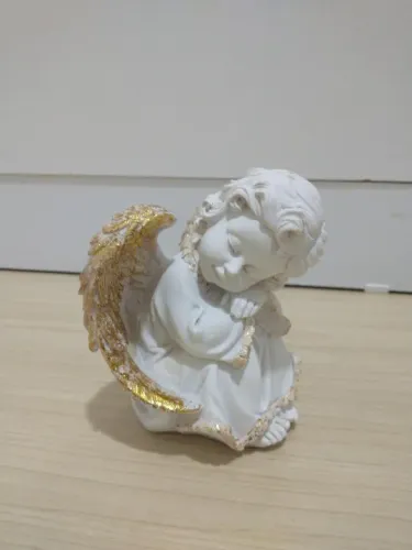 Enfeite anjo com detalhes em dourado