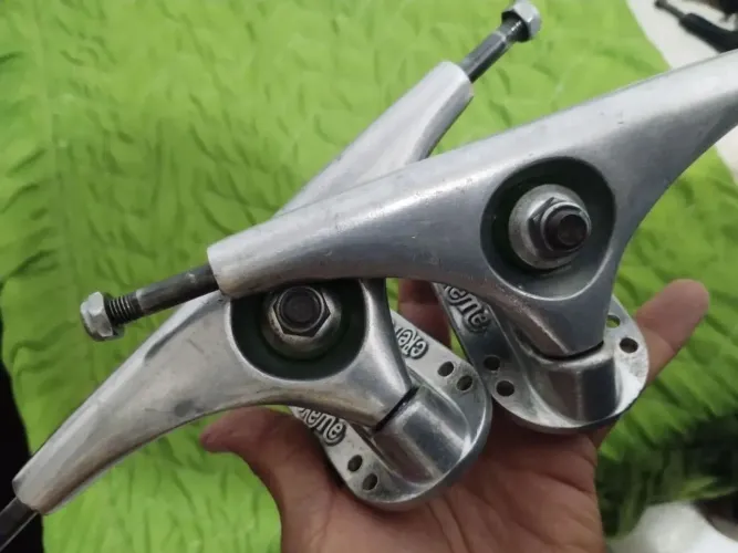 Truck longboard CremÈ 180 novo