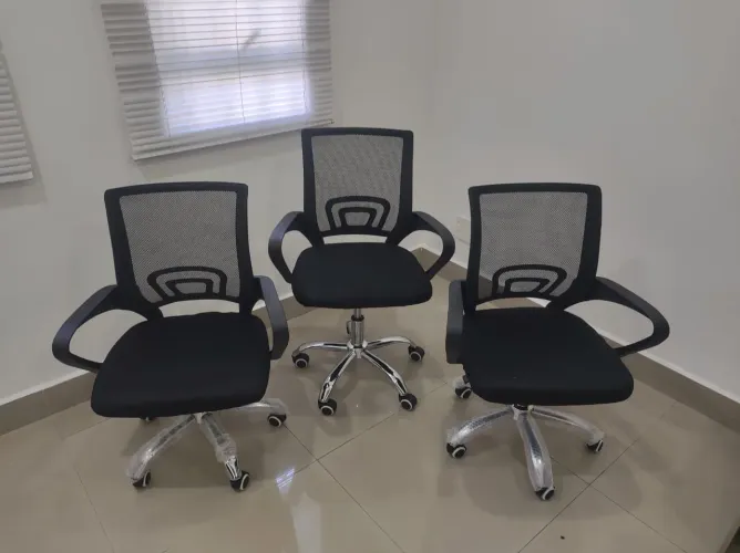 Cadeiras de escritório Novas R$260,00 cada