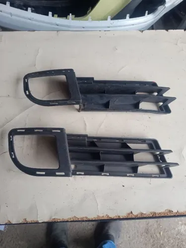 Moldura farol auxiliar astra trem
