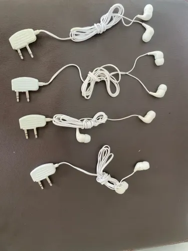 4 Fones de ouvido com fio