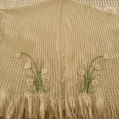 Xale e poncho de Crochê . Para vovós e mamães estilosas.