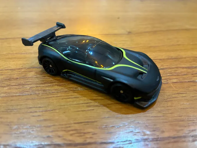 Hot Wheels Aston Martin Vulcan Preto do Pack 5 HW Motor Show