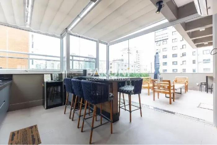 Cobertura Duplex à venda em Moema Pássaros. 250m² de área útil, 4 suítes, terraço, espaço 