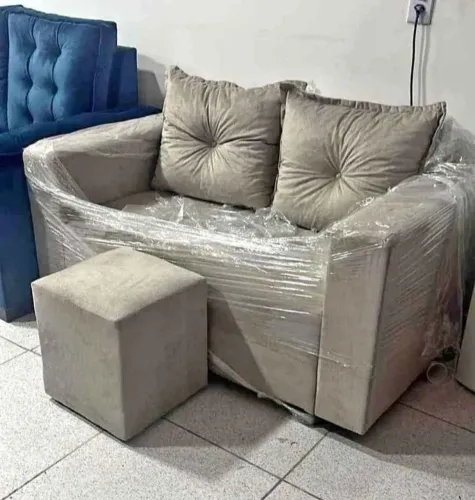 Sofá 2 lugares com Puff e Almofadas