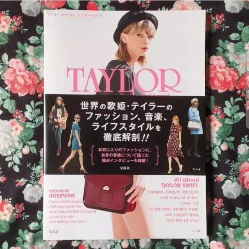 Revista Japonesa Taylor Swift - Moda, Beleza e Música