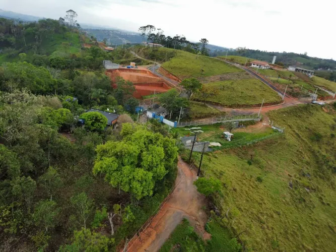 He Terrenos próximo à Fernão Dias!600m²