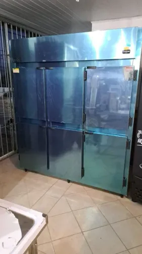 A. Mini câmara geladeira 6 portas inox