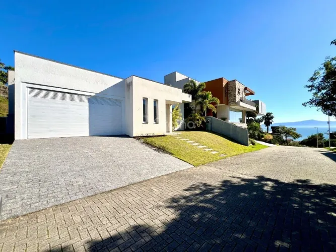 Casa para Venda em Florianópolis, Cacupé, 2 dormitórios, 2 suítes, 3 banheiros, 2 vagas