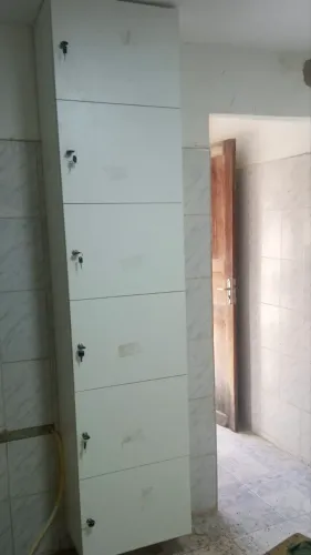 ARMÁRIO DE PAREDE PARA FUNCIONÁRIOS 6 PORTAS COM CHAVES