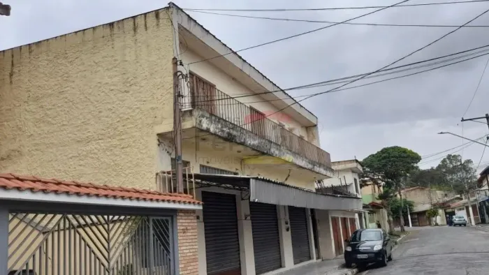 PRÉDIO RESIDENCIAL/COMERCIAL, SALÃO COM 3 PORTAS DE AÇO, E RESIDENCIA PARTE SUPERIOR