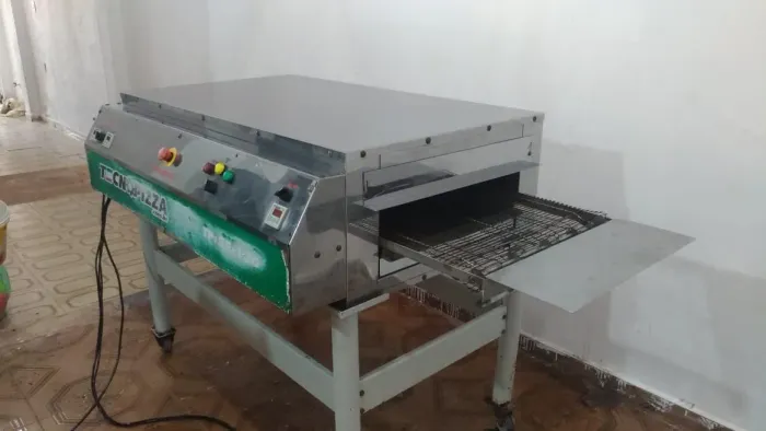 Forno de pizza de esteira