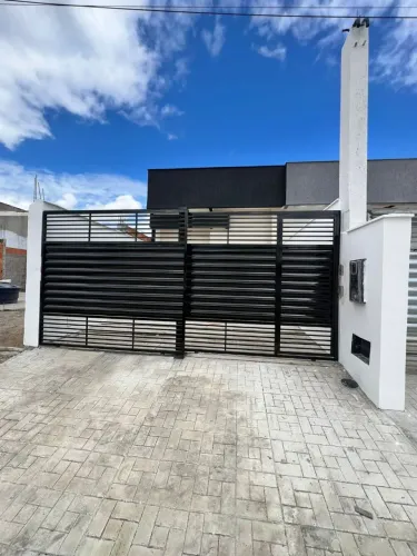 Vendo casa de 3/4 sendo uma suíte no papagaio