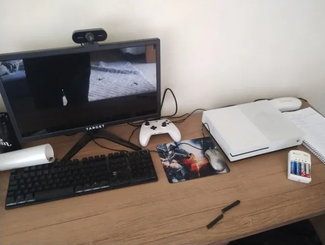 Xbox one s aceito troca em volante de Xbox  g920 ou CPU gamer só chamar 