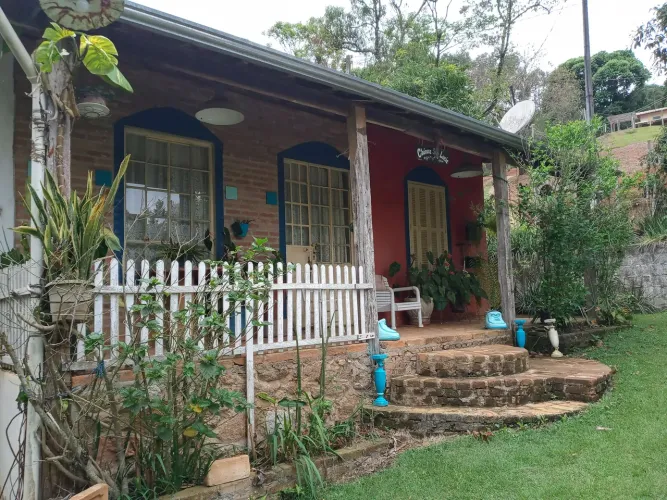 Chácara em Pedra Bela c/ Casa Pomar benfeitorias e mobiliada