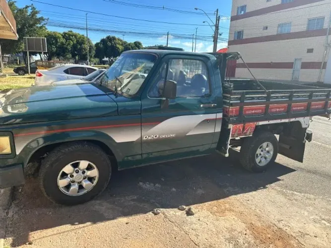 pneus e rodas aro 15 D20 HILUX quase novos rodou uns 2mil km
