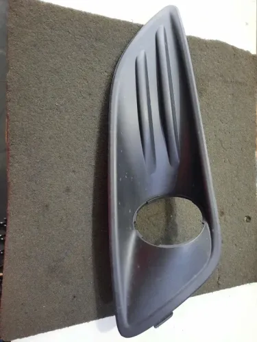 Moldura Farol de Milha Direito Ford New Fiesta 2014 a 2017