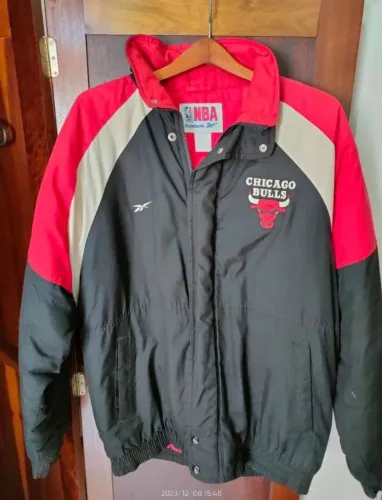 Jaqueta Oficial Chicago Bulls USA REEBOK | tamanho G| Leiam o Anúncio|