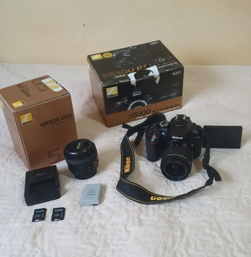 Câmera DSLR Nikon D5300 + 2 lentes+acessórios 