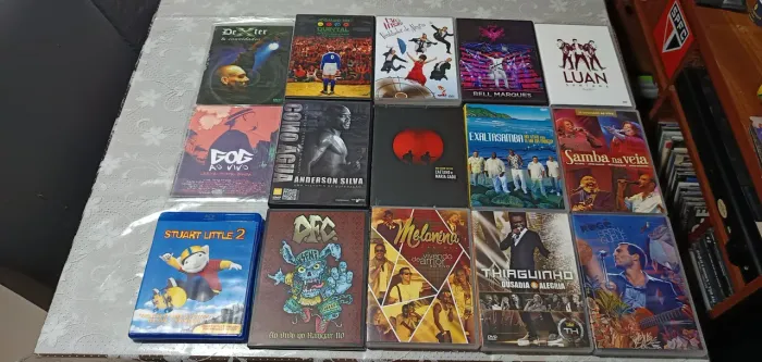 DVDs diversos com preço unitário