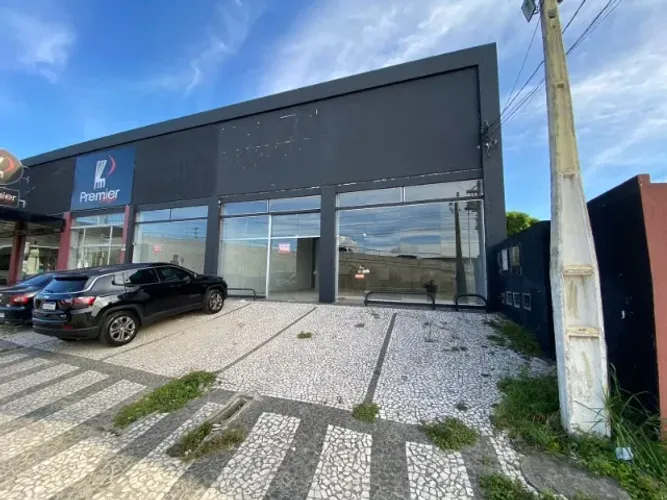 Aluga-se lojas de 100m2 Av. Getúlio Vargas 