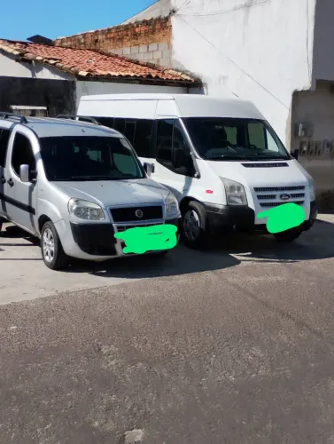 Frete van viagems bate e volta turismo van com 15 lugares Doblo com 6 lugares