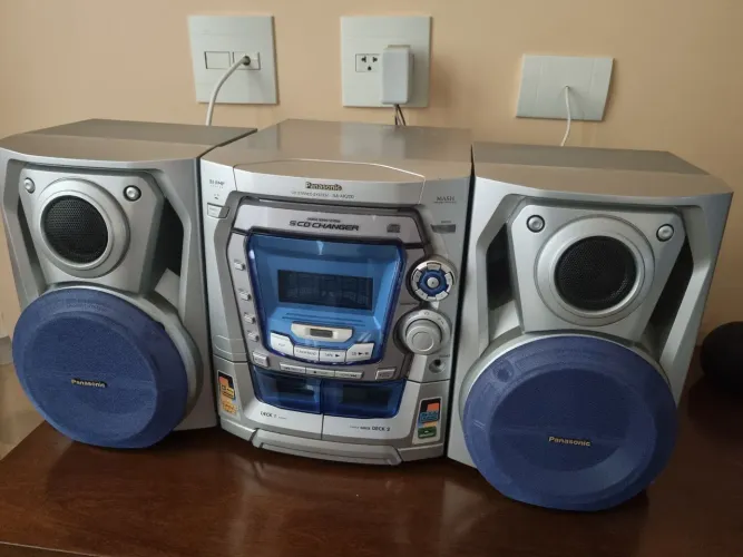 Panasonic Mini System. CD Stereo, SA-AK200, com autofalantes