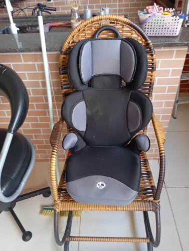 Cadeira elevatória automotiva para criança
