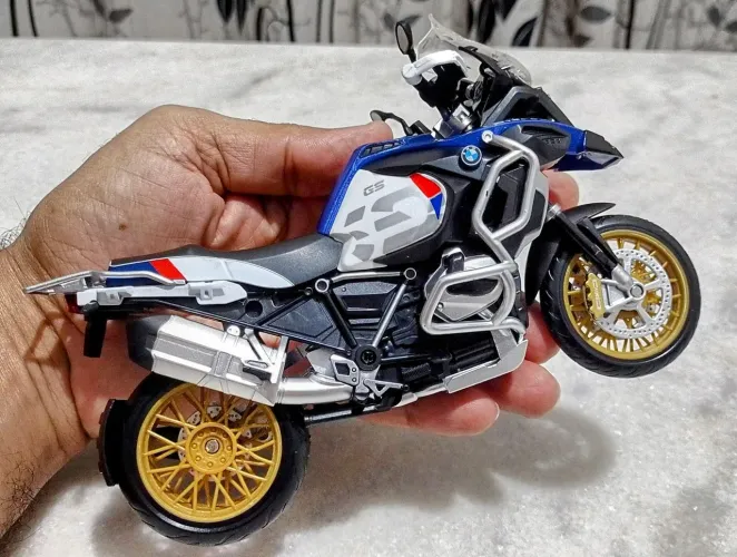 Miniatura moto BMW 1250cc