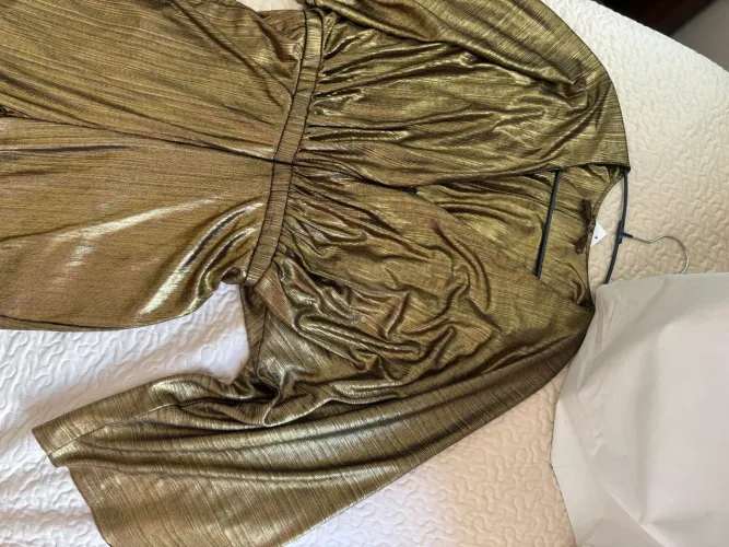 Macacão de festa dourado