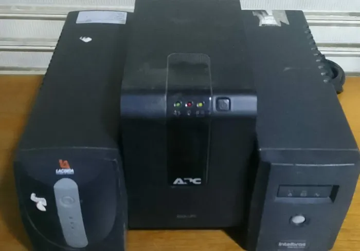Lote 3 Nobreaks para PC - Lacraia, APC e Intelbras Defeitos