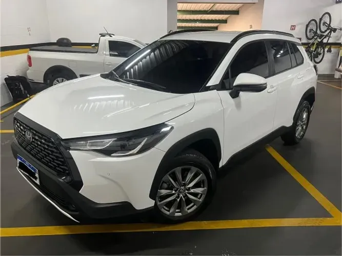 Corolla Cross em estado de zero! Com cheiro de novo!