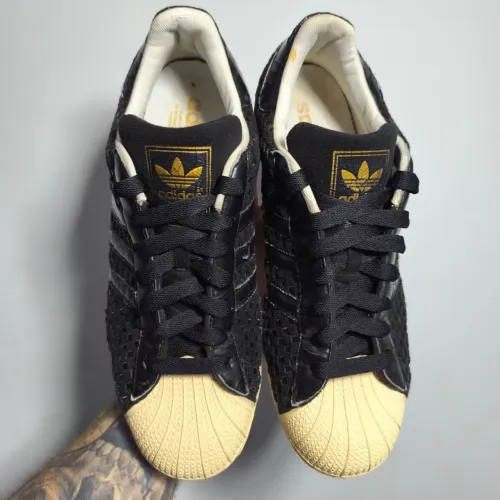 Tênis adidas super star
