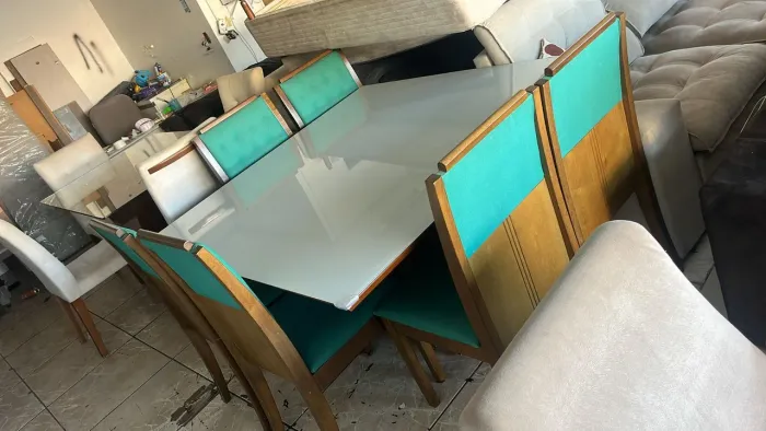 Mesa de Jantar em Madeira com Tampo de Vidro 6 cadeiras