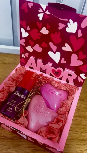 Kit Natura Lindo Para Presentear Com Requinte. Vai em uma Linda Sacola Presente 