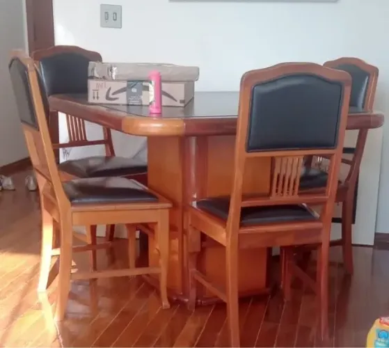 Mesa de Jogos com 4 cadeiras (ideal para baralho / jogos de tabuleiro / jogos diversos)