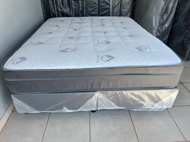 Cama box Queen size NOVO 1.98x1.58 entrego 