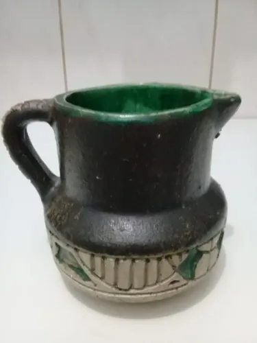 Jarra de cerâmica artesanal