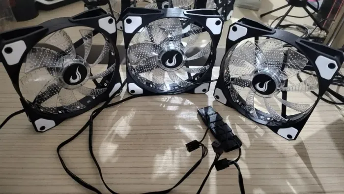Kit 3 Fans Gamer Risemode RGB - NOVO