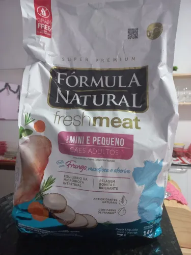 Saca de racao fresh meat 7kg pequeno e mini