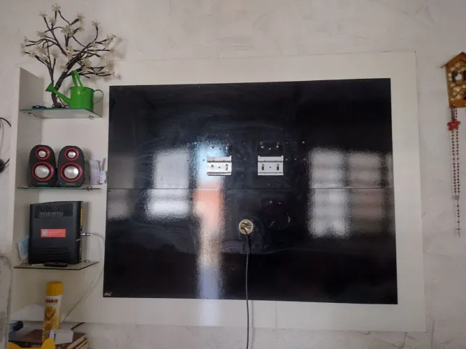 Painel para TV com Prateleiras Integradas