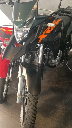 Moto impecável 