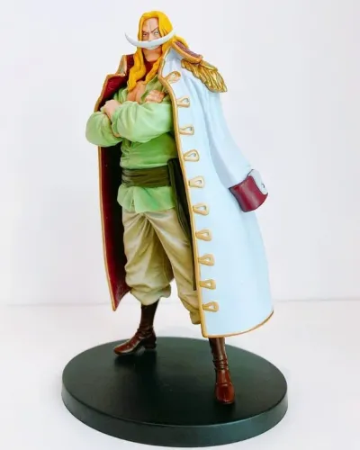 Figure One Piece barba branca The grandline men
