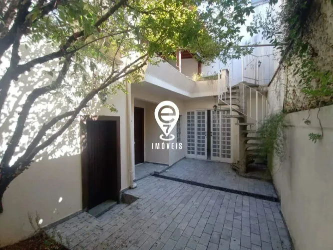 EXCELENTE CASA COMERCIAL PARA LOCAÇÃO DE 6 SALAS EM MOEMA!