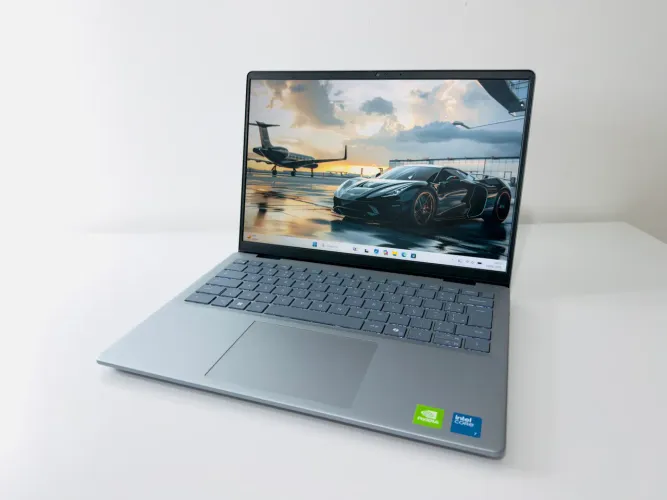 Notebook Dell Core 7-Ram 16GB DDR5-SSD 512GB Nvme-Nvidia Mx 570-Tela 14FHD IPS