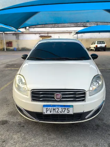Fiat Linea Essence 1.8 Flex 16V 4P 2015