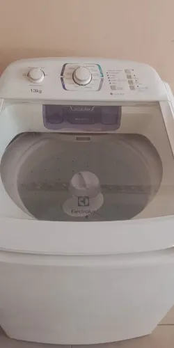 Vendo 01 máquina Electrolux 13kg funcionando perfeitamente todas as funções garantia