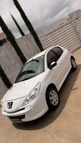 Peugeot 207 XR 1.4 Flex 8V 5P 2012