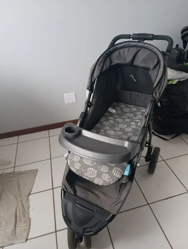 Carrinho de bebê unissex