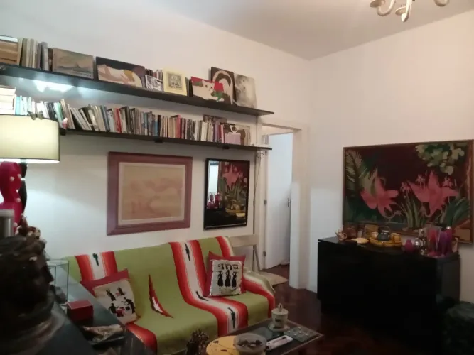 IPANEMA_Ótimo apê de 2 quartos(1 suite), Varanda, prédio com piscina. prox Praia e Metrô!